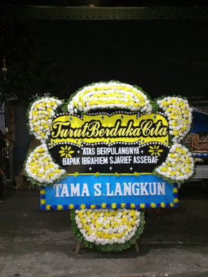 Papan Bunga Duka di Petung